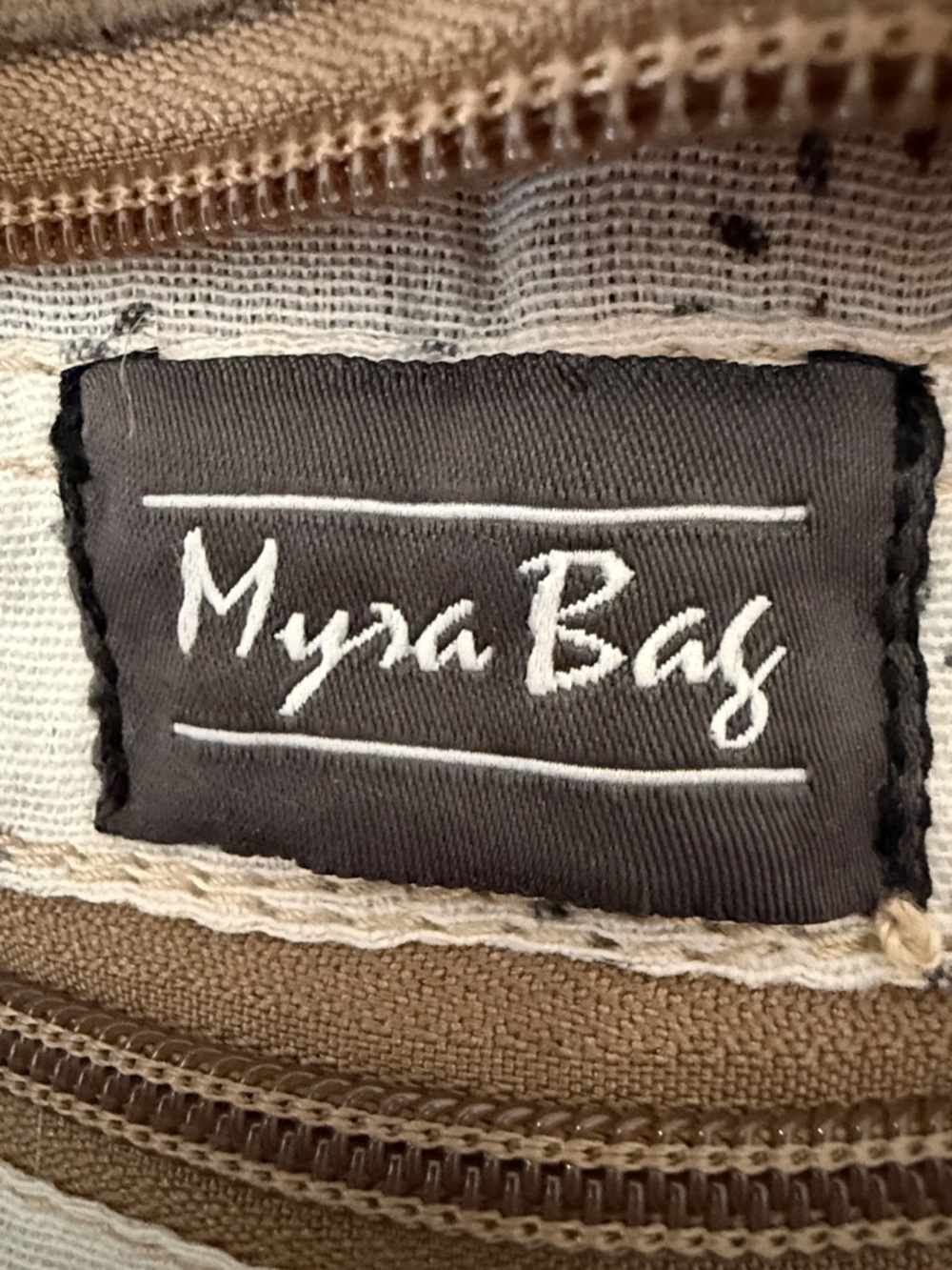 Myra Bag Vintage Design Two-Tone Tote Bag - Picture 4 of 5